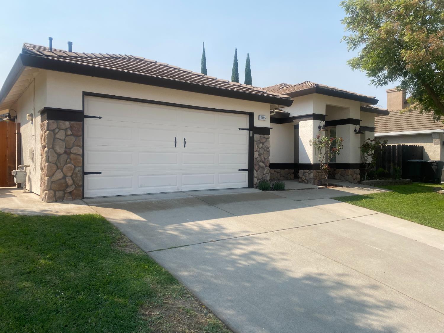 1455 Gold Rush Ct, Oakdale, CA 95361