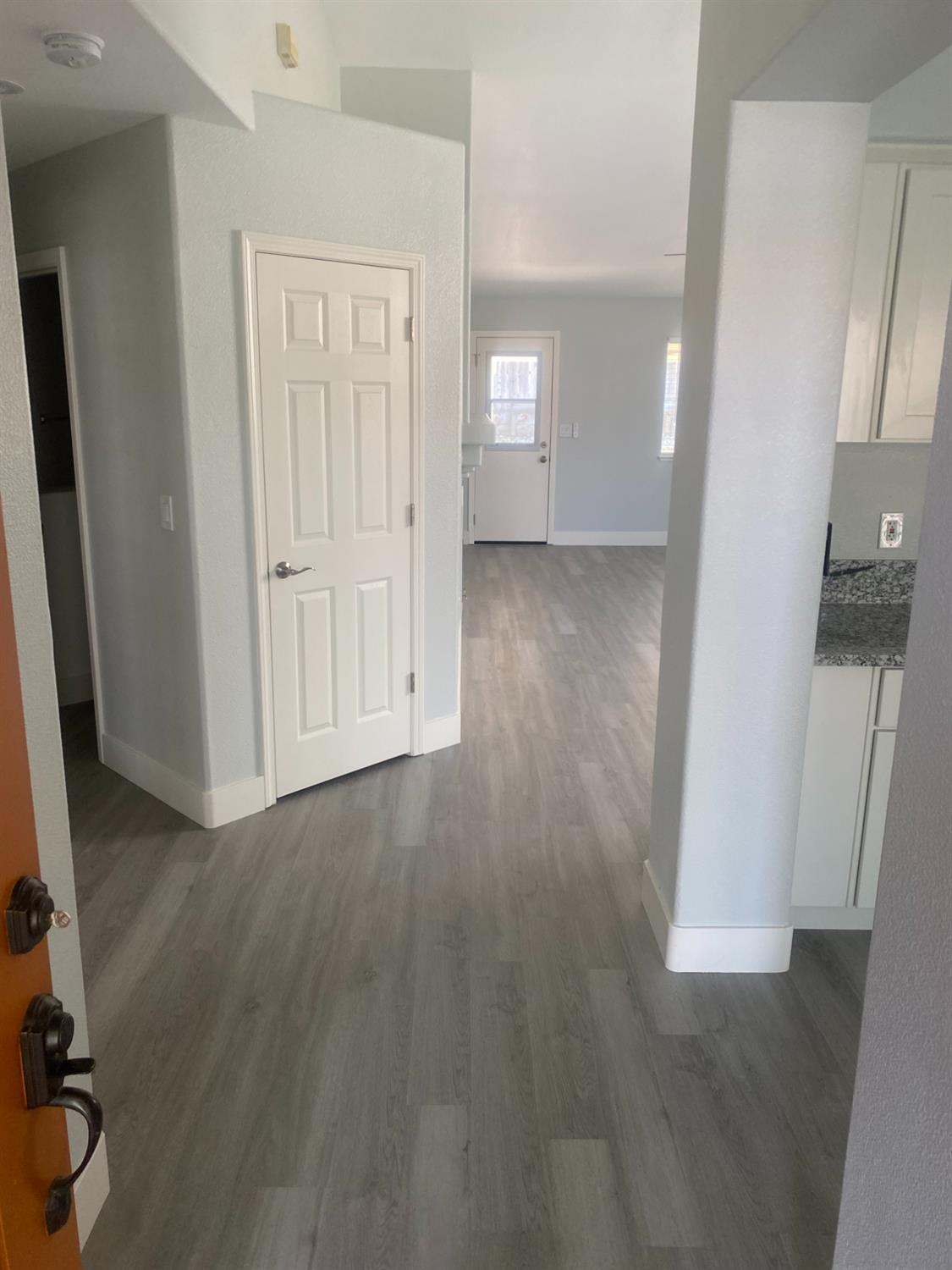 1455 Gold Rush Ct, Oakdale, CA 95361