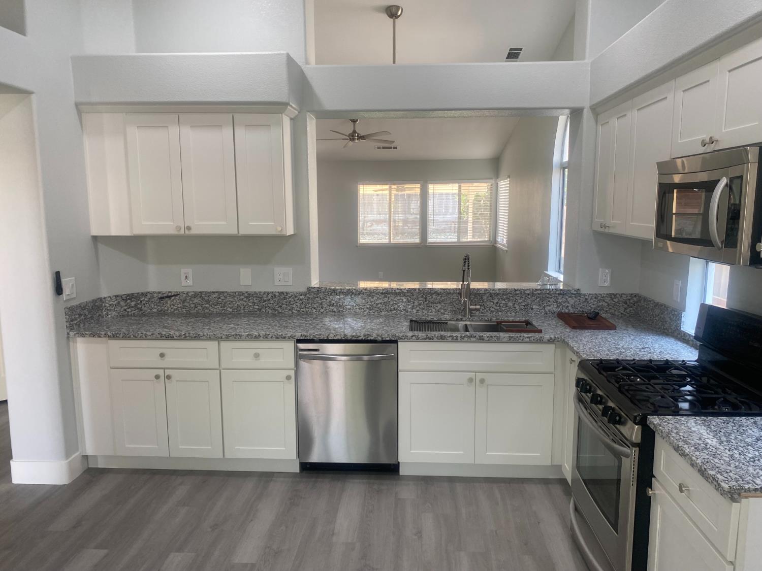 1455 Gold Rush Ct, Oakdale, CA 95361