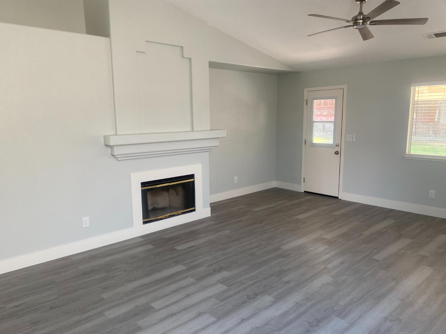 1455 Gold Rush Ct, Oakdale, CA 95361