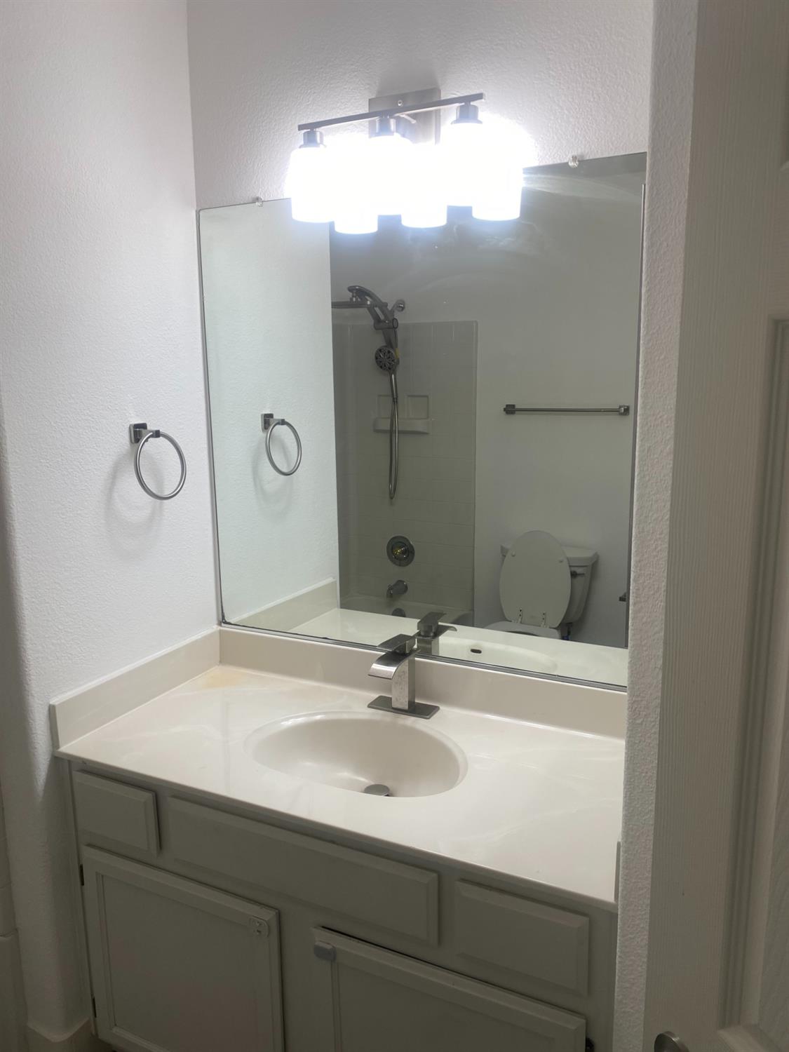 1455 Gold Rush Ct, Oakdale, CA 95361