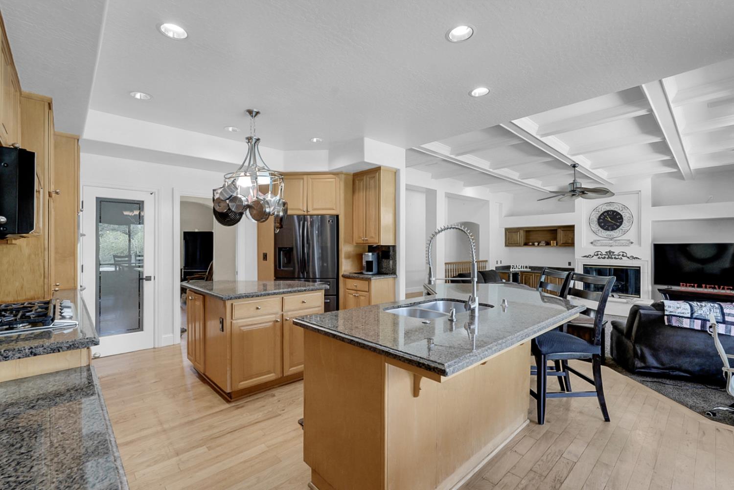 2609 Rembrandt Pl, Modesto, CA 95356