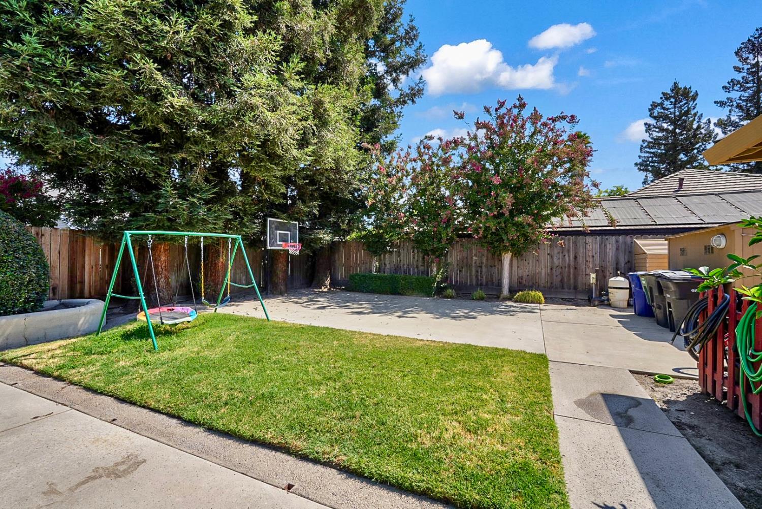 2609 Rembrandt Pl, Modesto, CA 95356