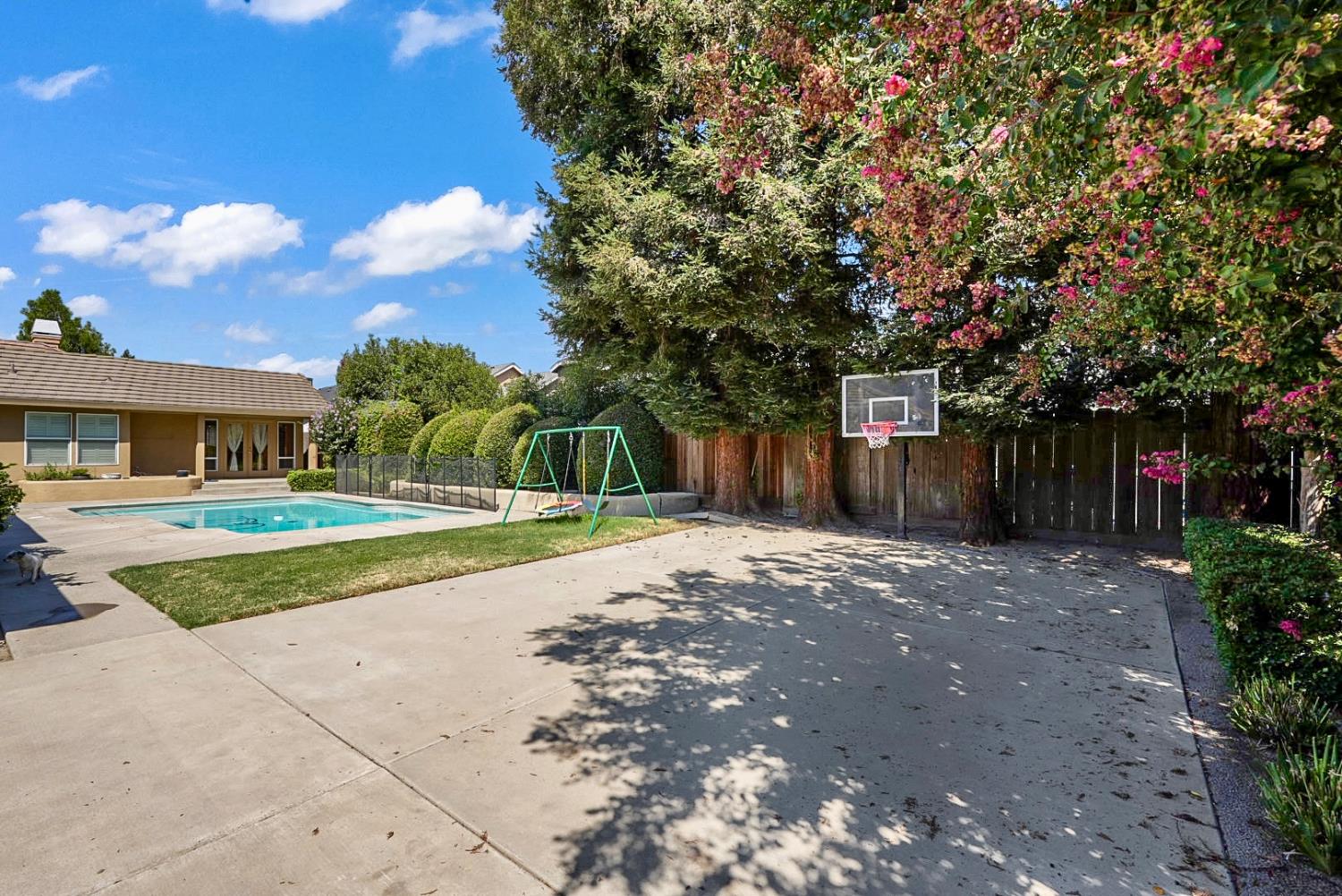 2609 Rembrandt Pl, Modesto, CA 95356