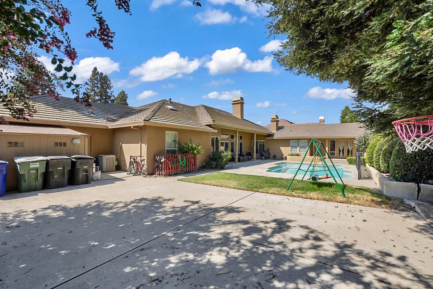 2609 Rembrandt Pl, Modesto, CA 95356