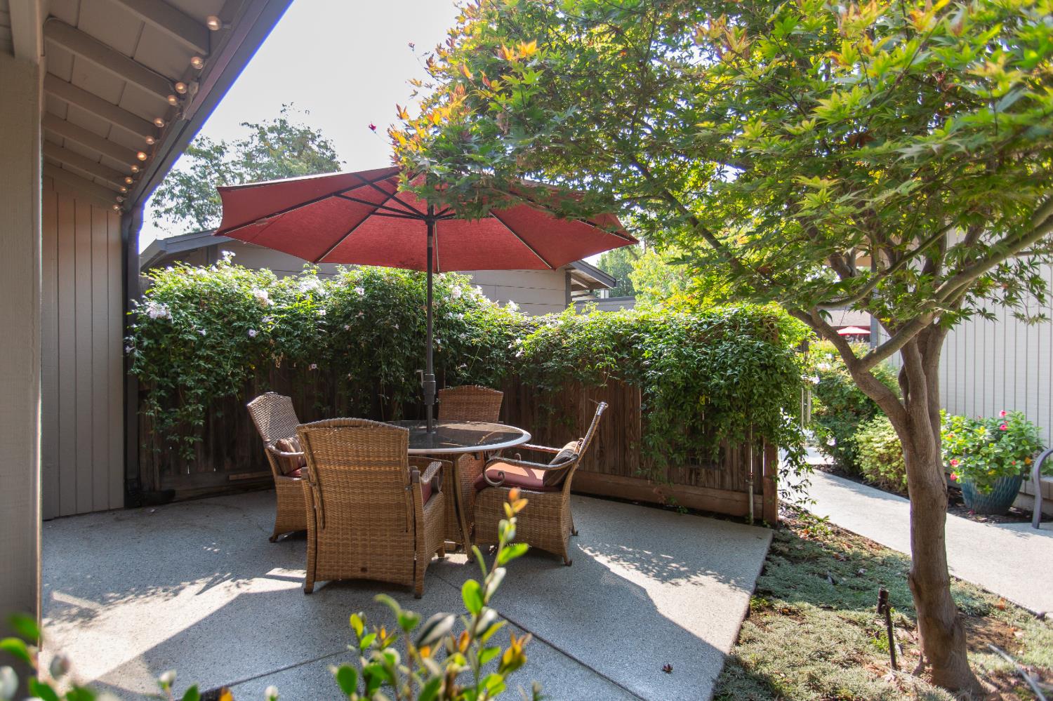 668 Shadowview Ct, Turlock, CA 95382