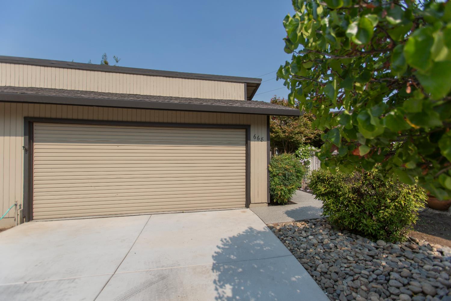 668 Shadowview Ct, Turlock, CA 95382
