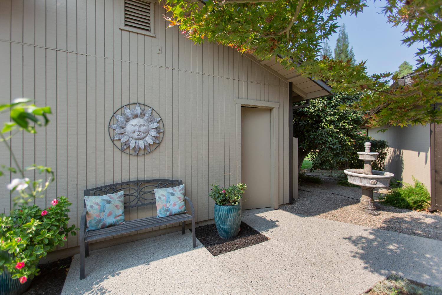 668 Shadowview Ct, Turlock, CA 95382