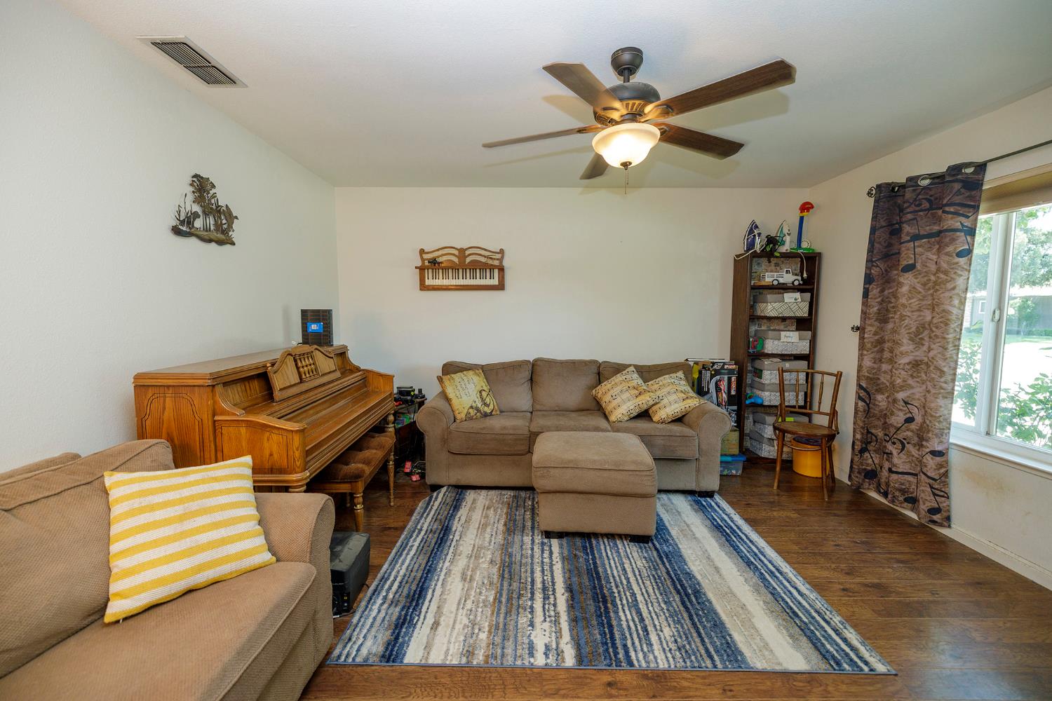 3290 Vanderbilt Ave, Turlock, CA 95382