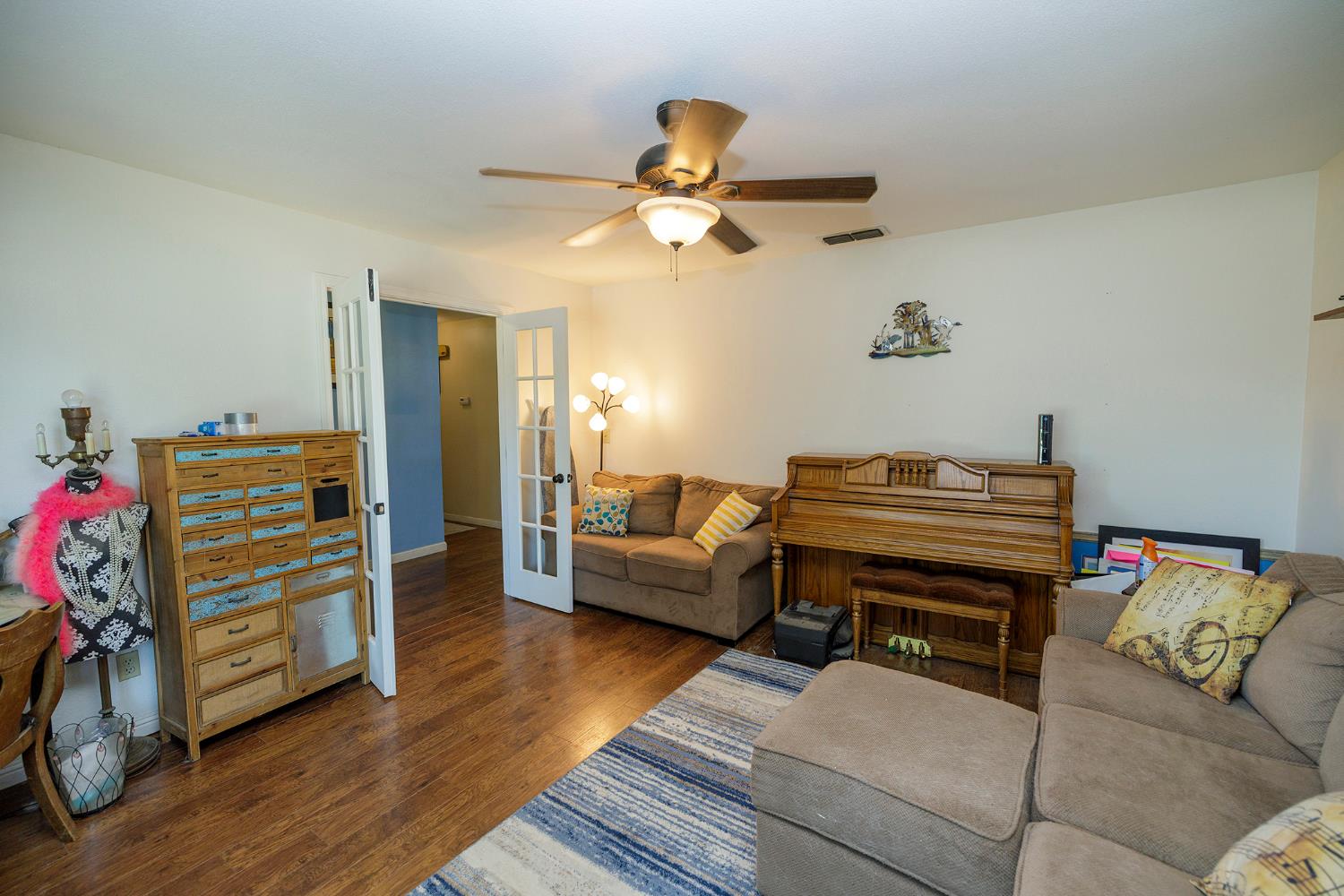 3290 Vanderbilt Ave, Turlock, CA 95382