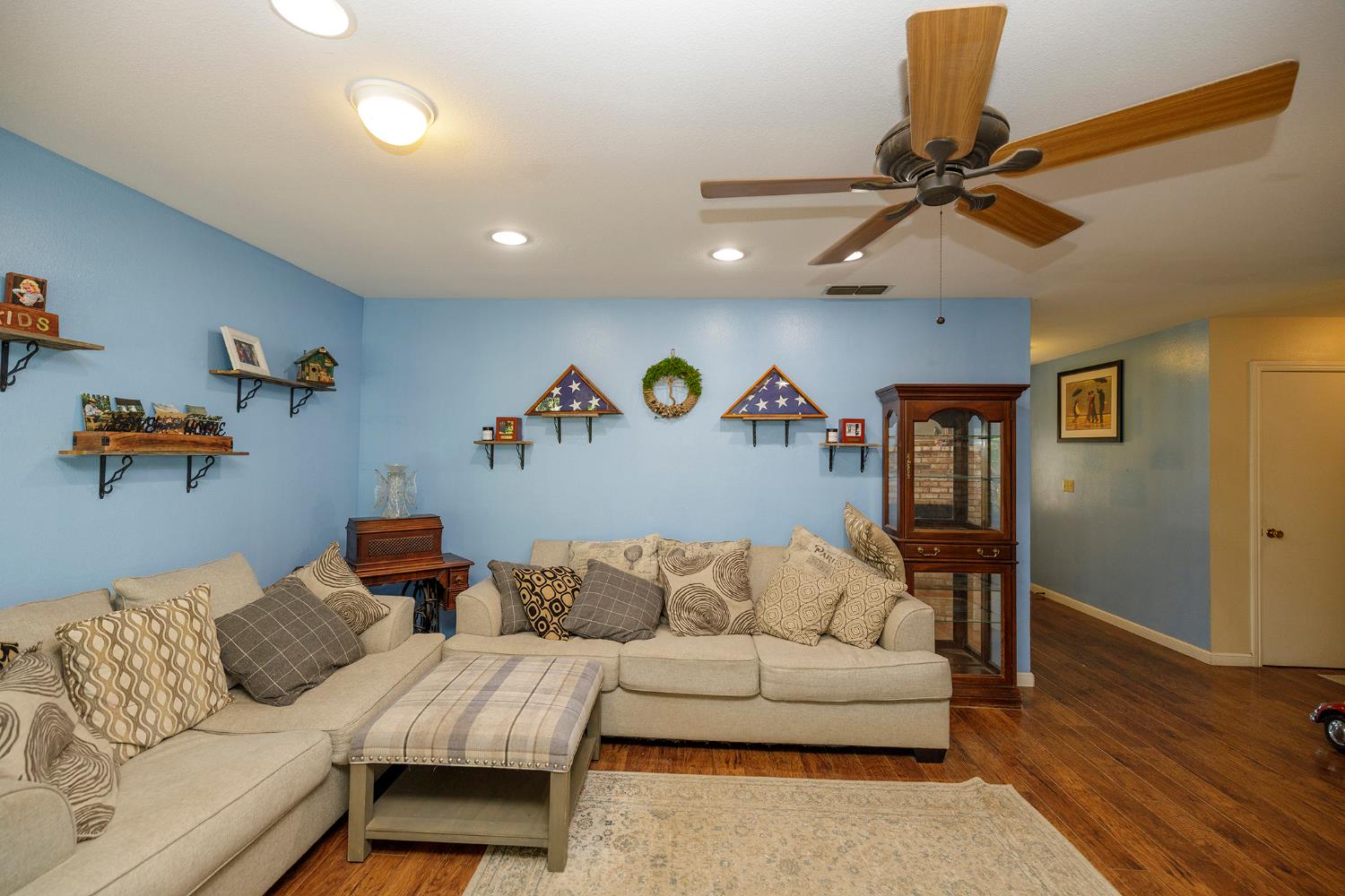 3290 Vanderbilt Ave, Turlock, CA 95382