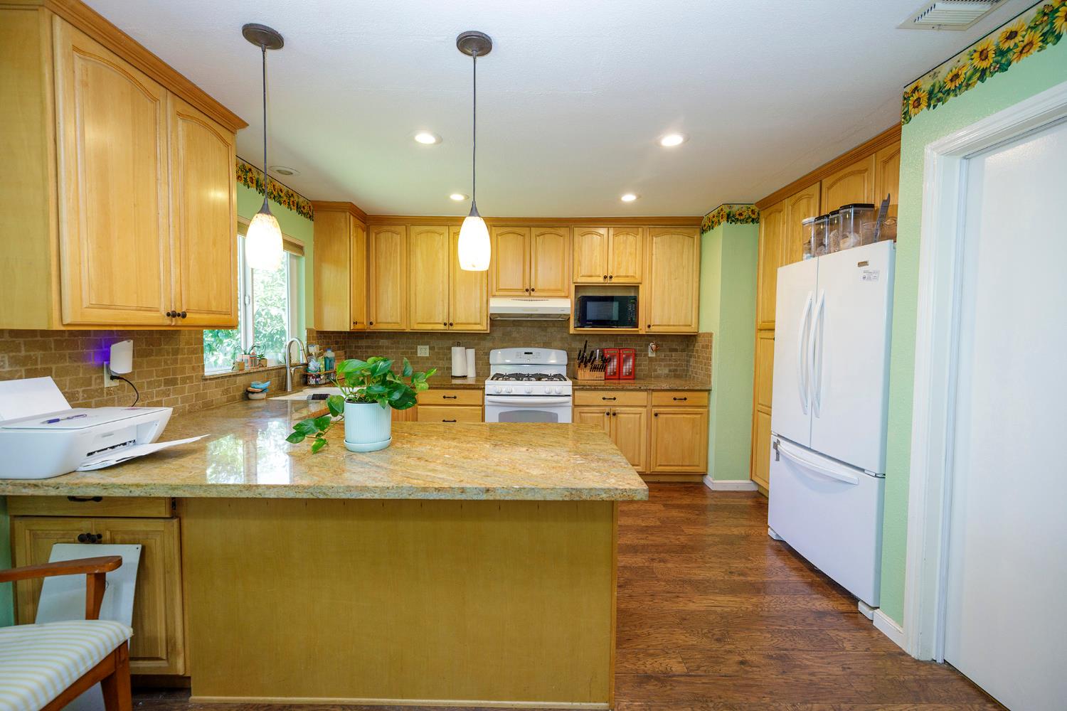 3290 Vanderbilt Ave, Turlock, CA 95382