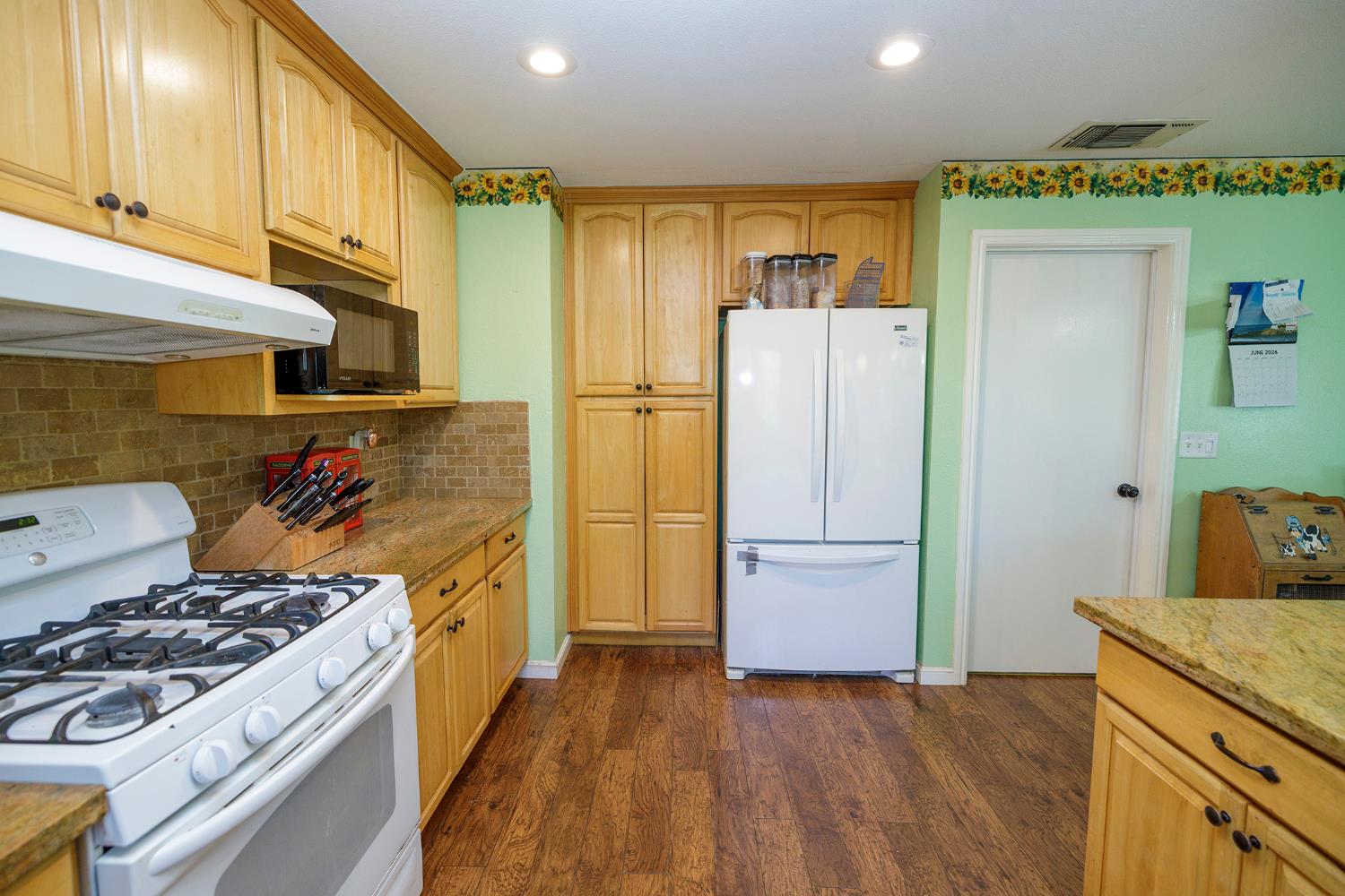 3290 Vanderbilt Ave, Turlock, CA 95382