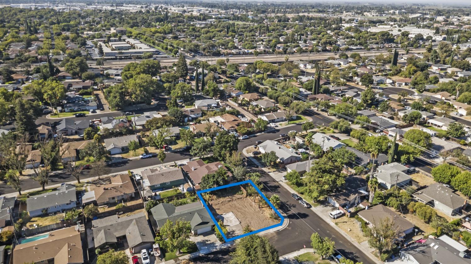 1648 Ascot Dr, Modesto, CA 95350