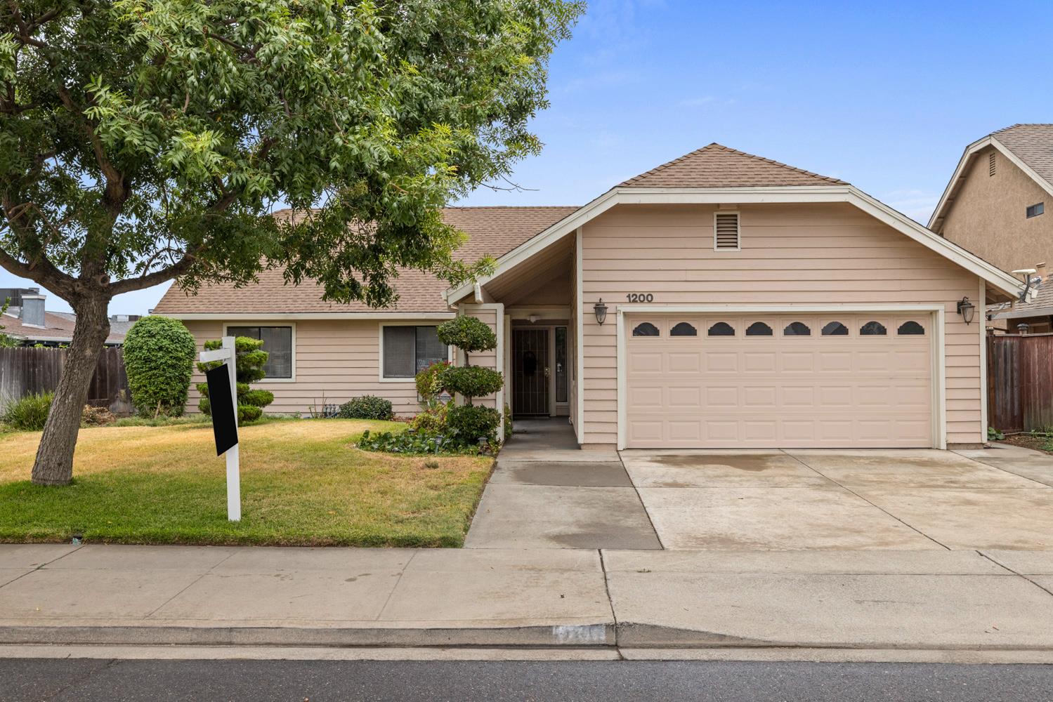 1200 Moffett Rd, Modesto, CA 95351