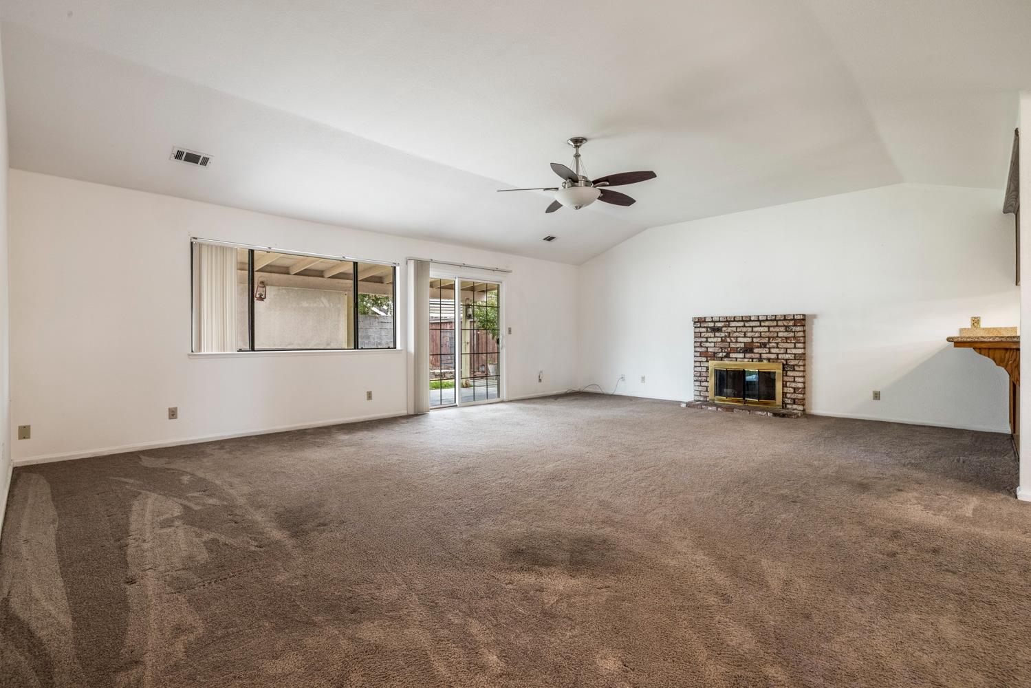 1200 Moffett Rd, Modesto, CA 95351