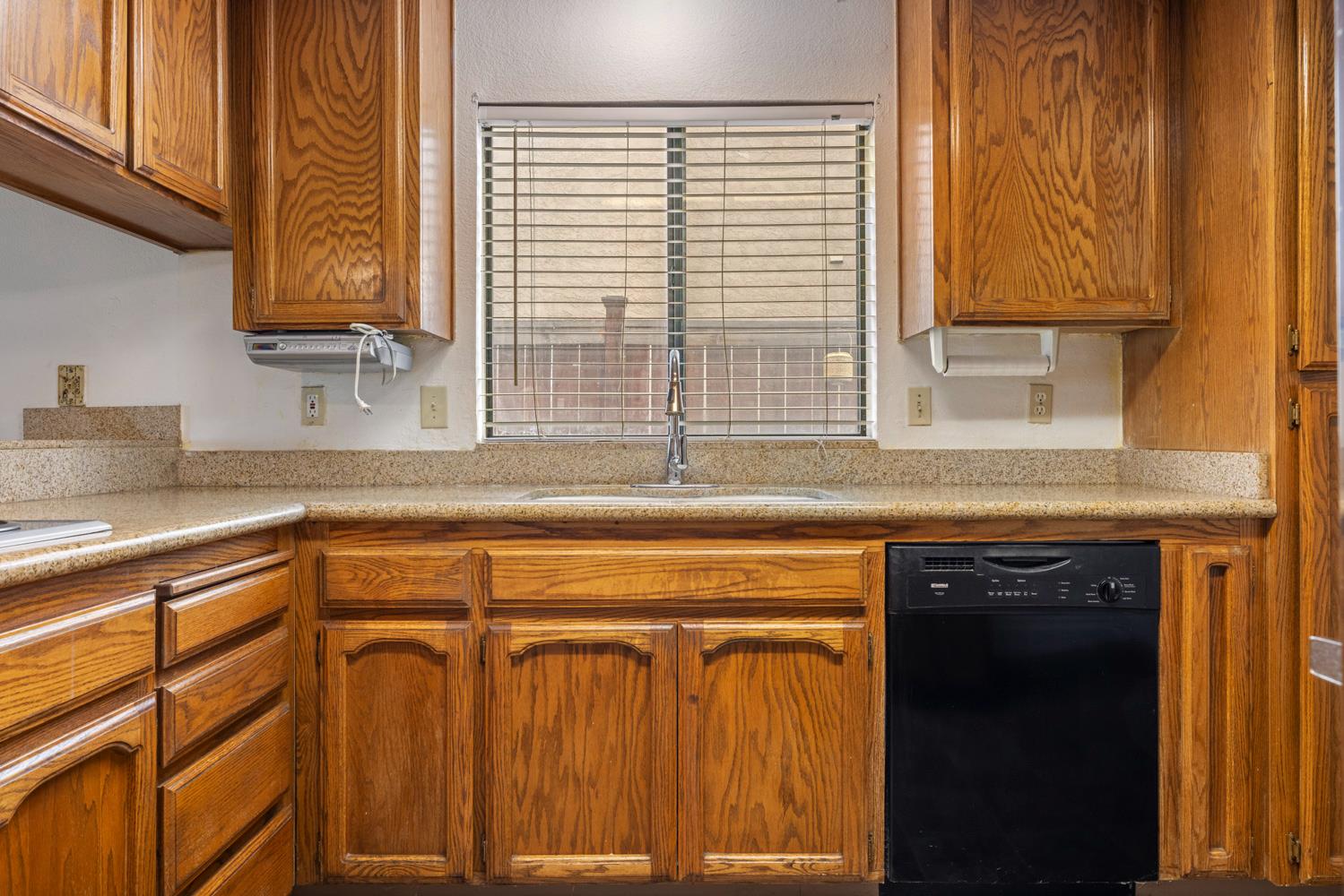 1200 Moffett Rd, Modesto, CA 95351