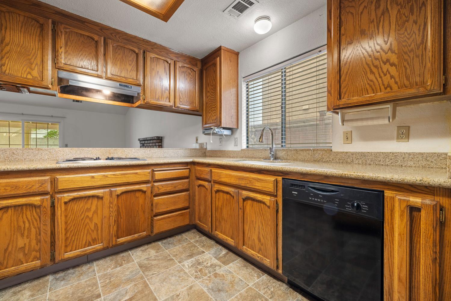 1200 Moffett Rd, Modesto, CA 95351