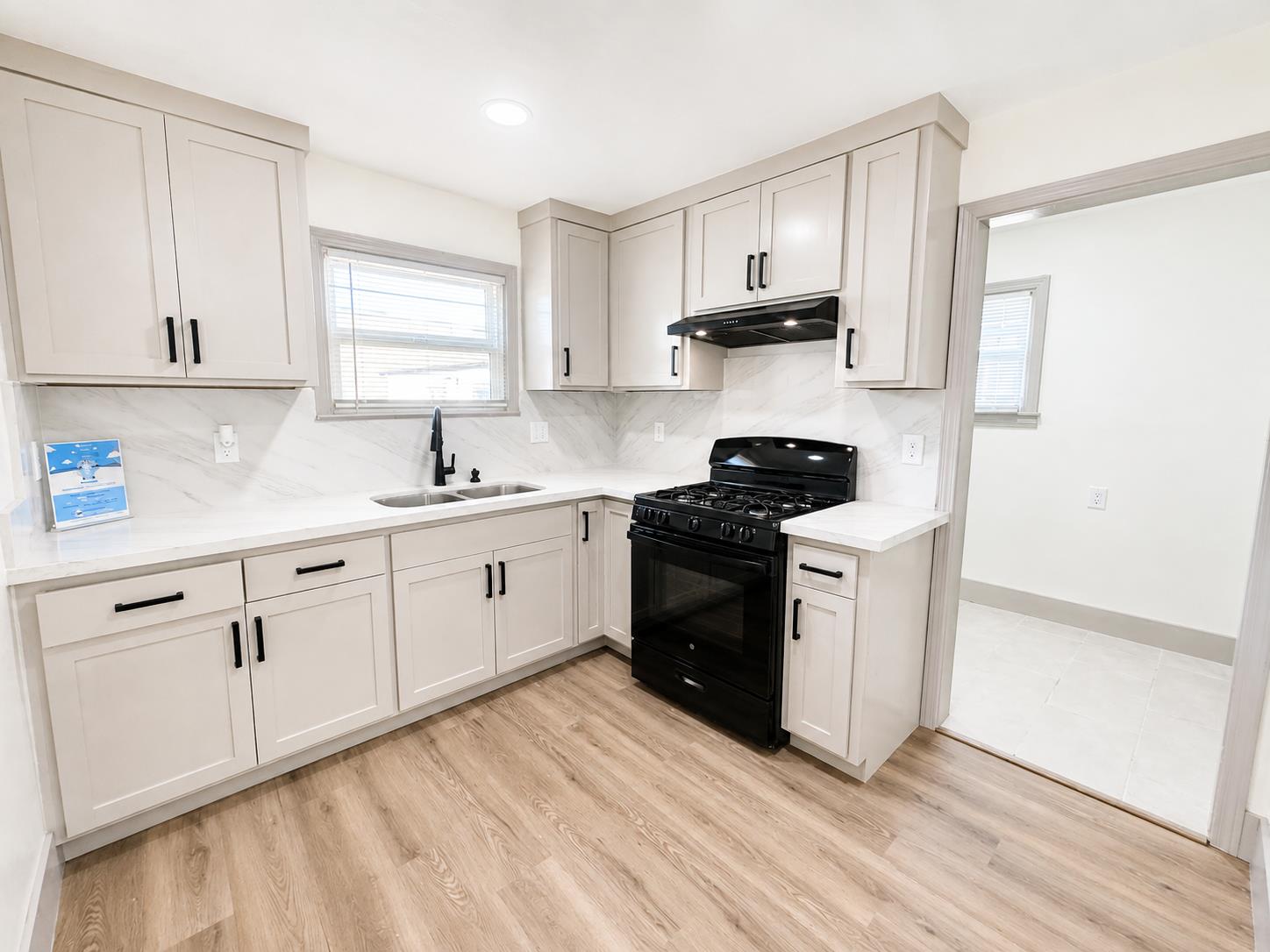 3243 E Platt Ave, Fresno, CA 93702