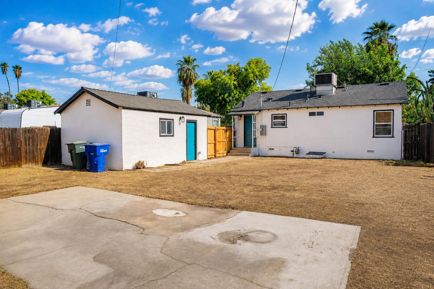 3243 E Platt Ave, Fresno, CA 93702
