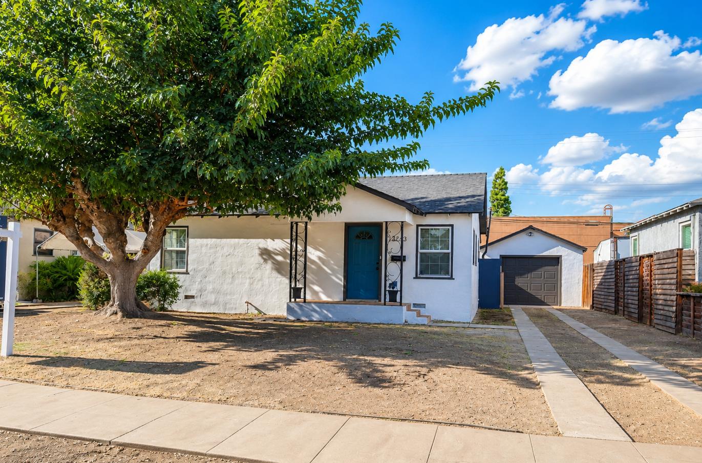 3243 E Platt Ave, Fresno, CA 93702