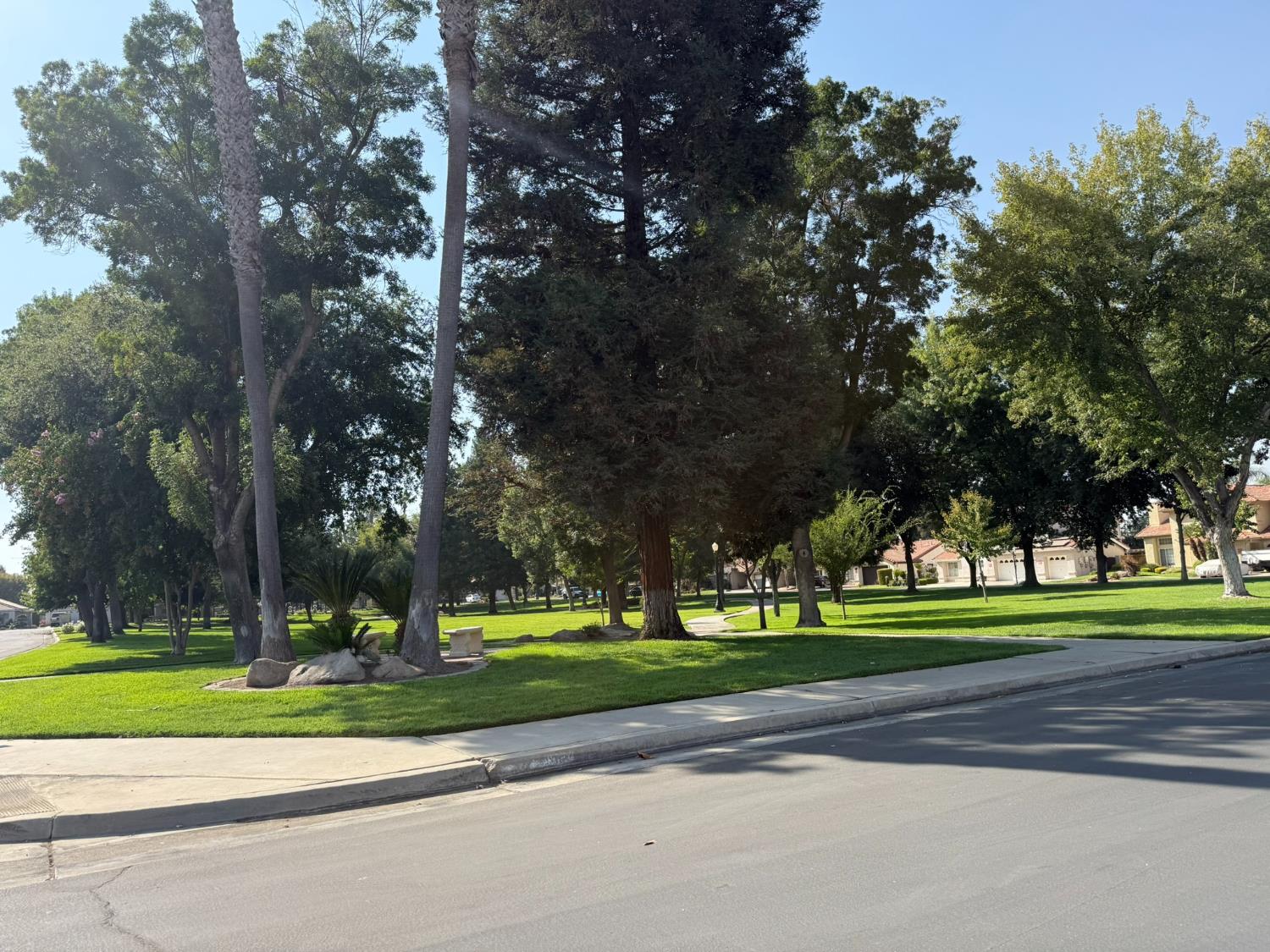 143 West Loop, Madera, CA 93637