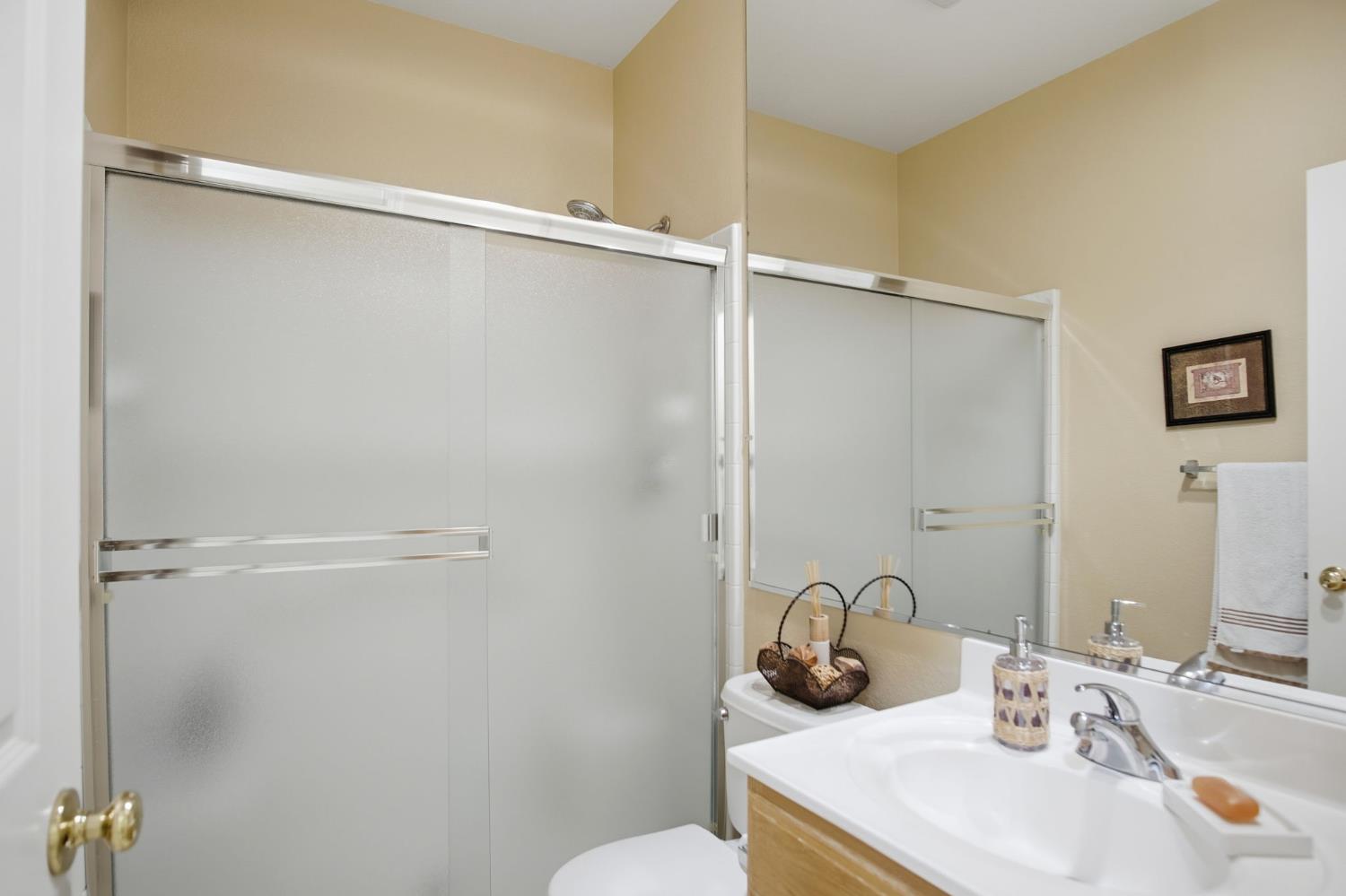 1401 Jake Creek Dr, Patterson, CA 95363