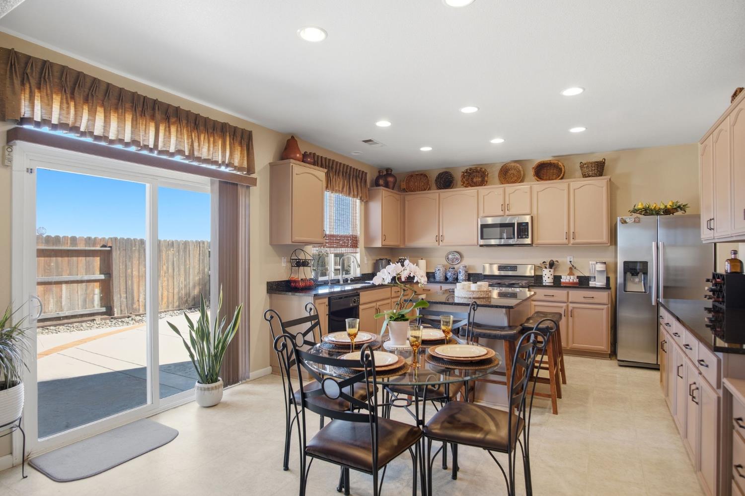 1401 Jake Creek Dr, Patterson, CA 95363