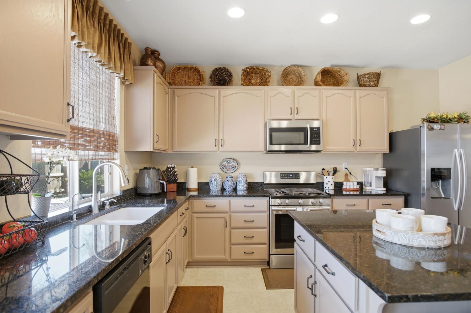 1401 Jake Creek Dr, Patterson, CA 95363