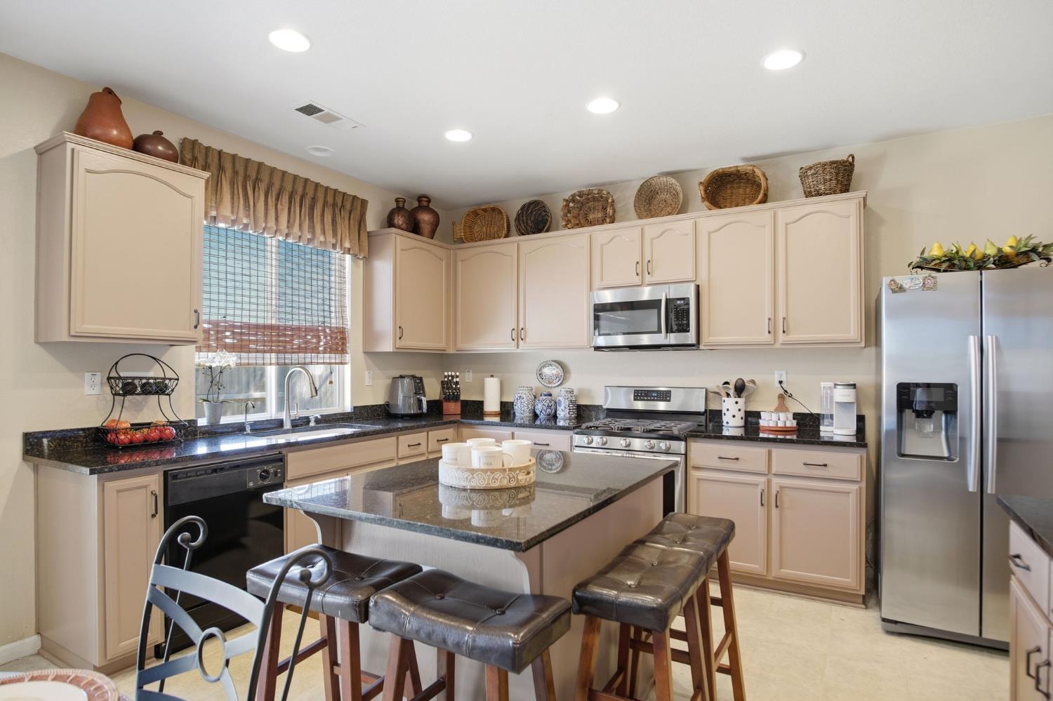 1401 Jake Creek Dr, Patterson, CA 95363