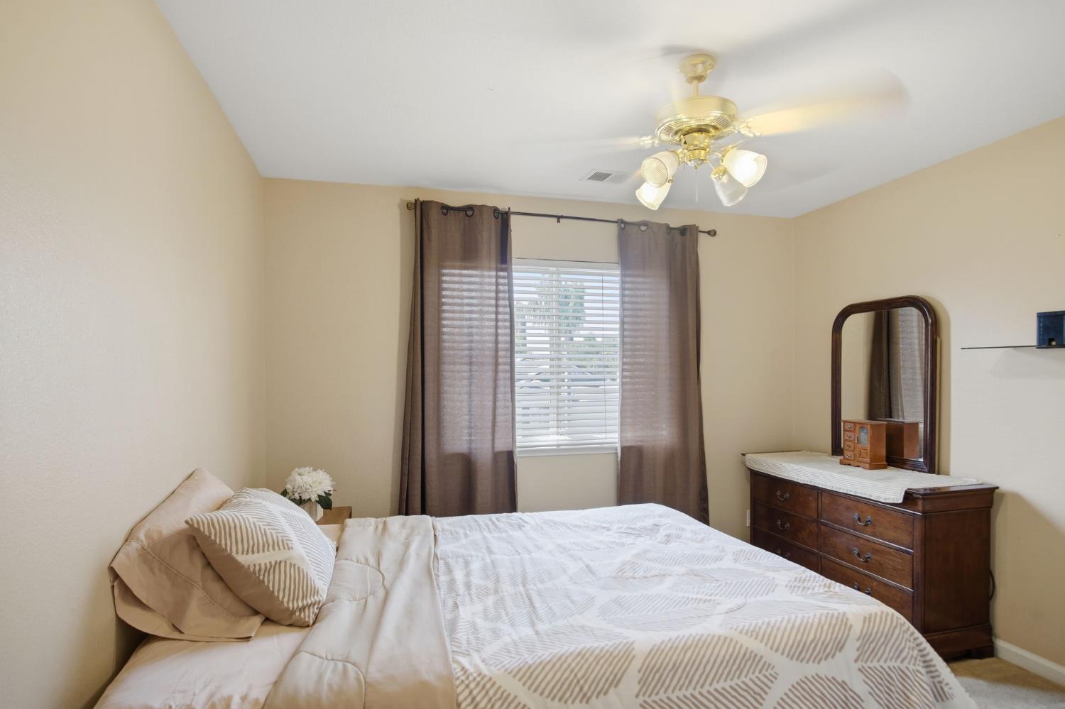 1401 Jake Creek Dr, Patterson, CA 95363