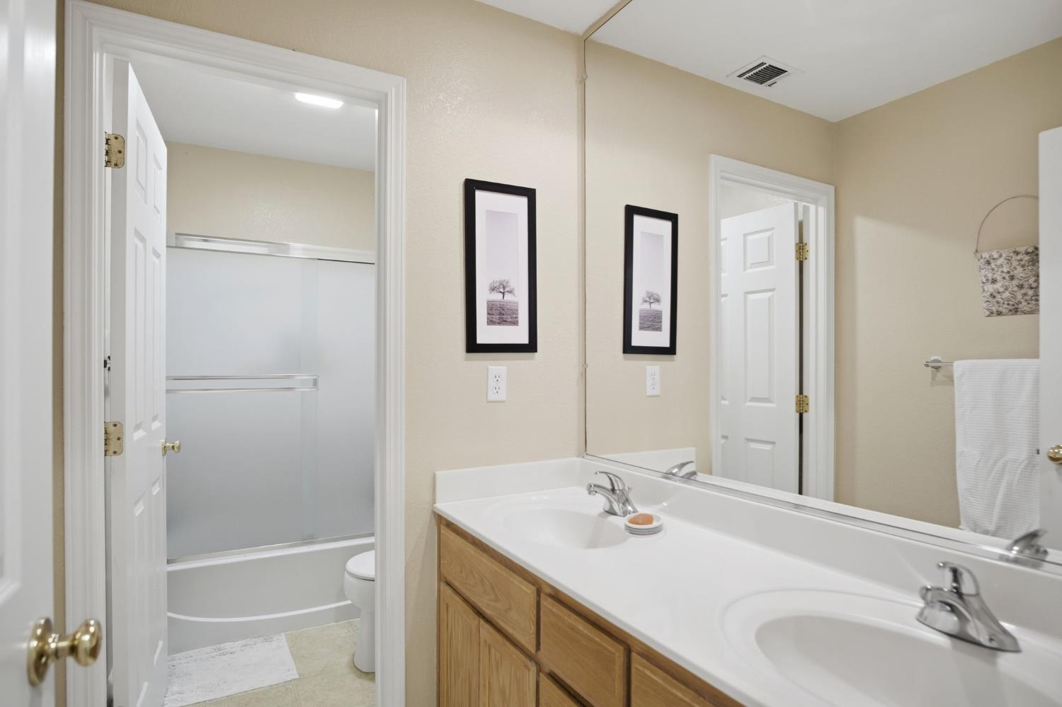 1401 Jake Creek Dr, Patterson, CA 95363