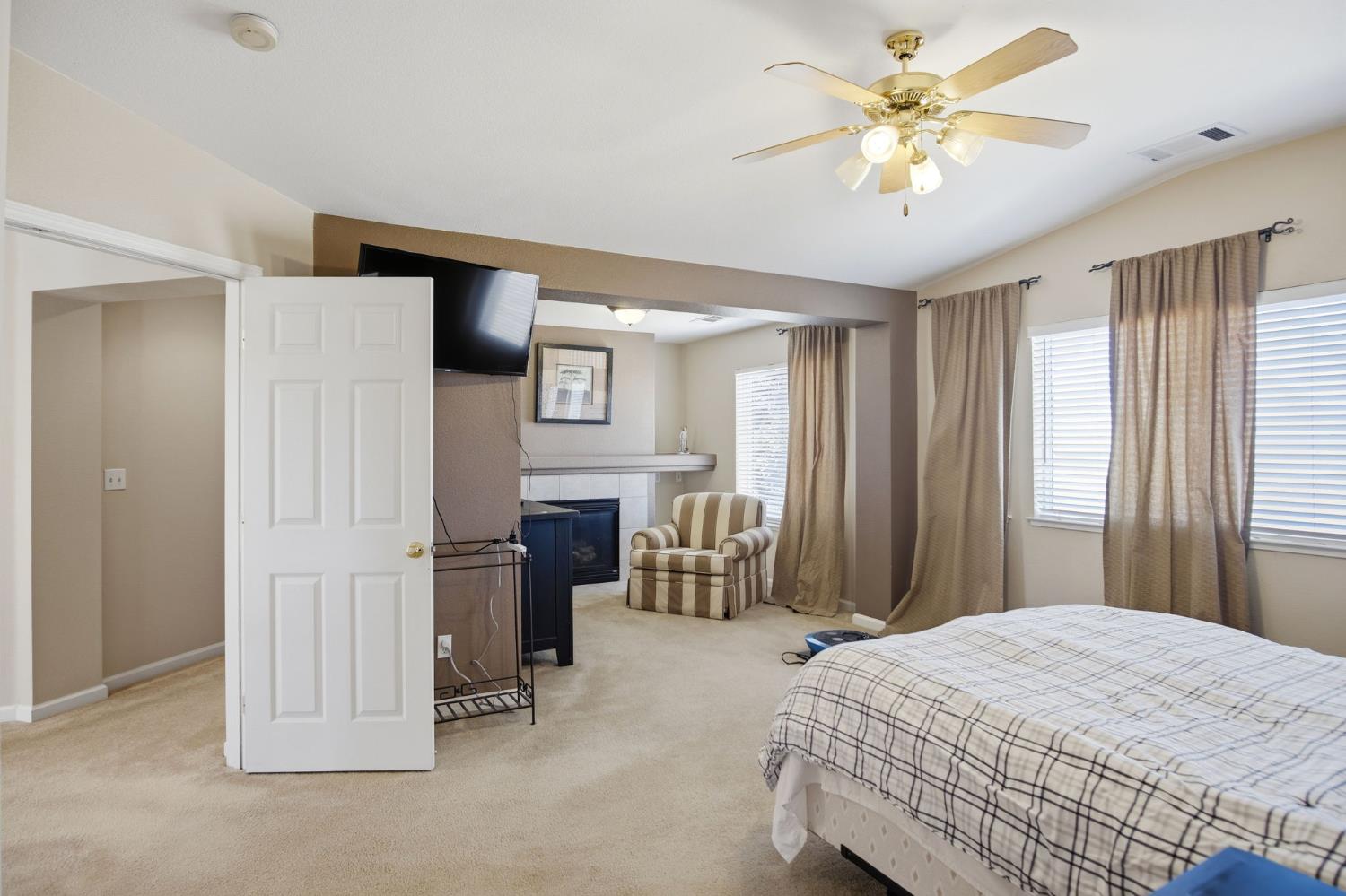 1401 Jake Creek Dr, Patterson, CA 95363
