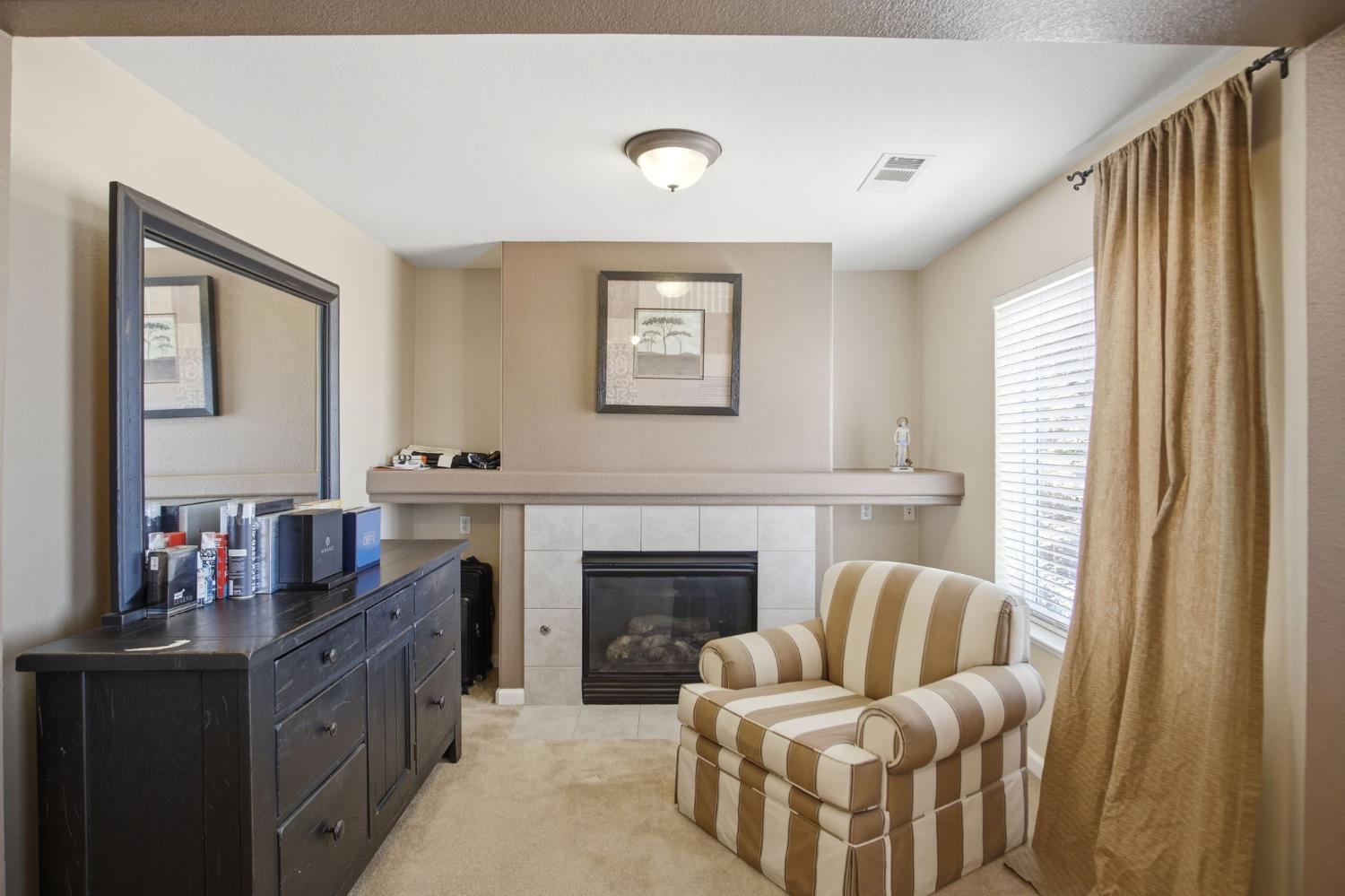 1401 Jake Creek Dr, Patterson, CA 95363
