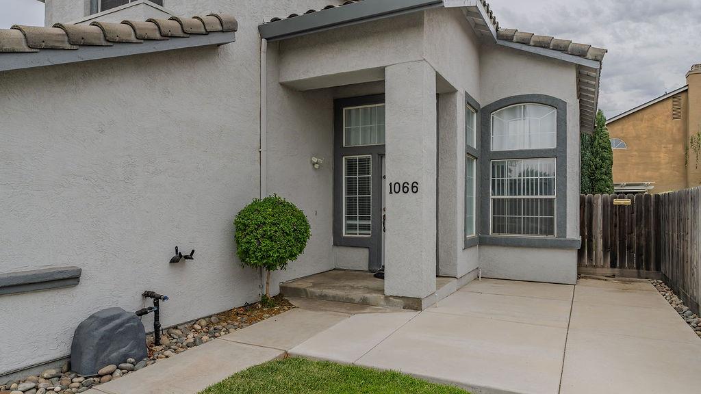 1066 Ruess Rd, Ripon, CA 95366