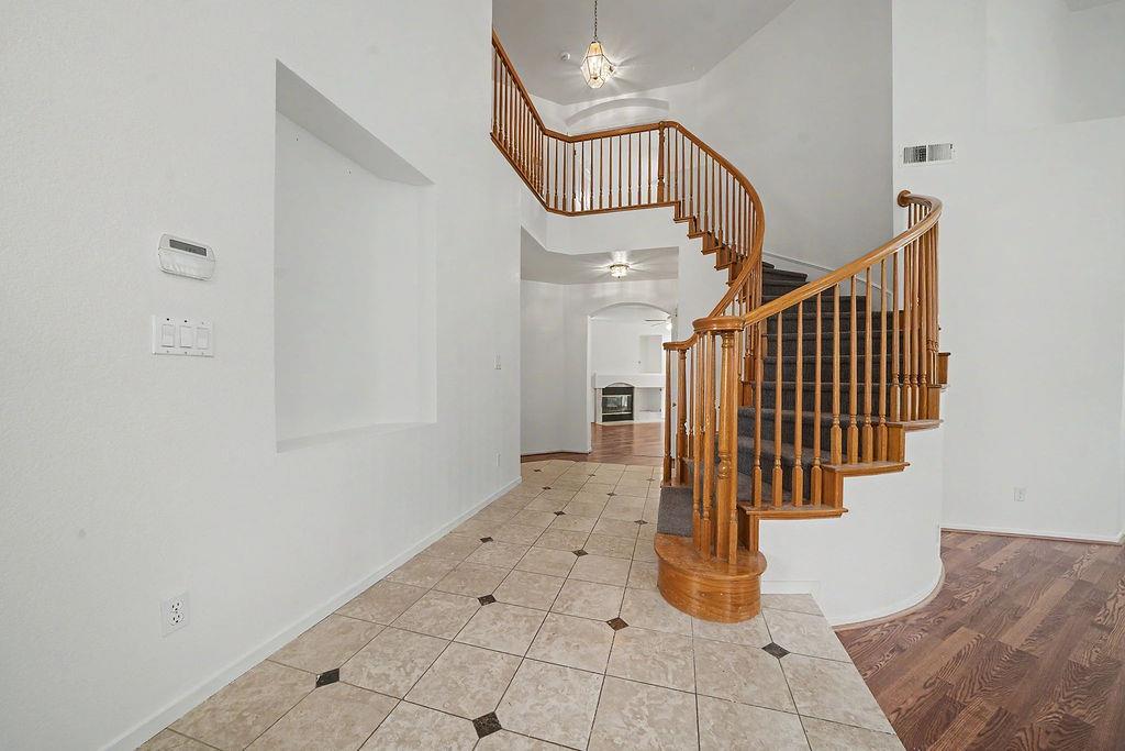 1066 Ruess Rd, Ripon, CA 95366