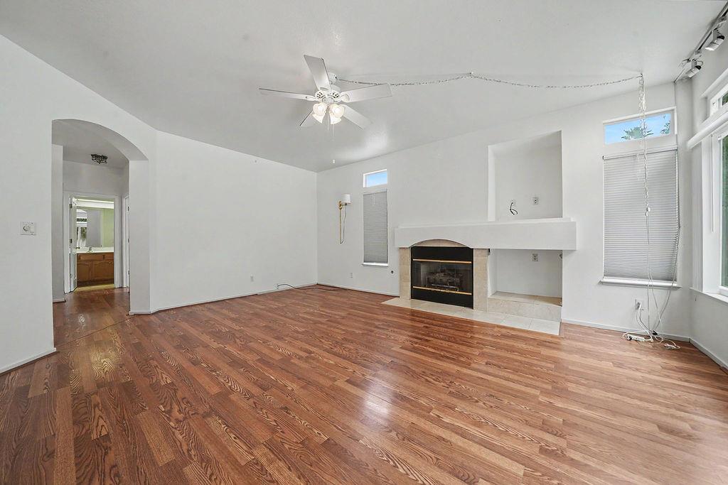 1066 Ruess Rd, Ripon, CA 95366