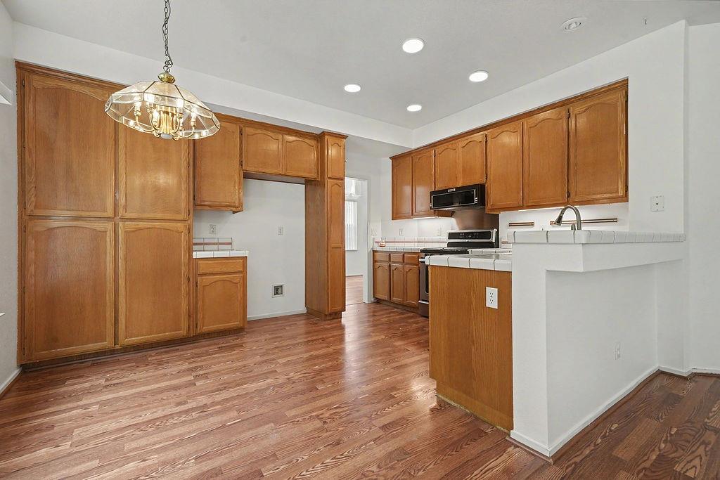 1066 Ruess Rd, Ripon, CA 95366