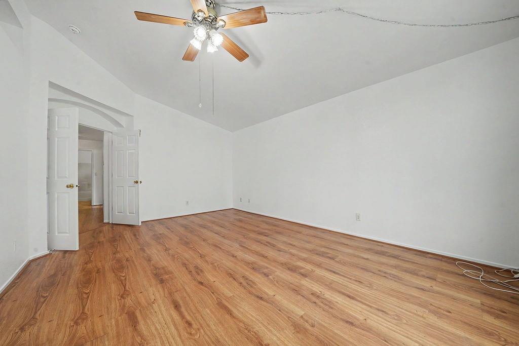 1066 Ruess Rd, Ripon, CA 95366