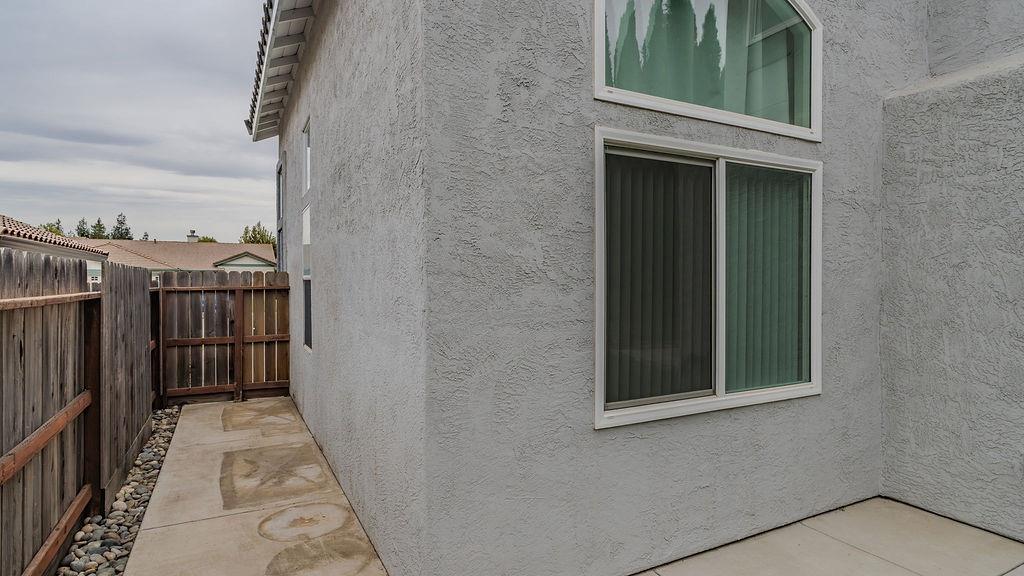 1066 Ruess Rd, Ripon, CA 95366
