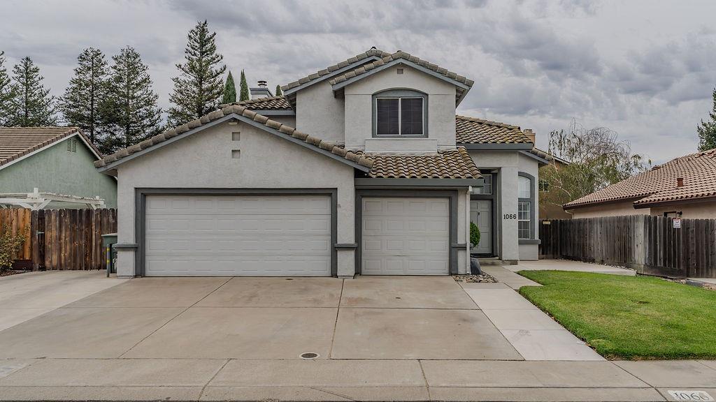 1066 Ruess Rd, Ripon, CA 95366