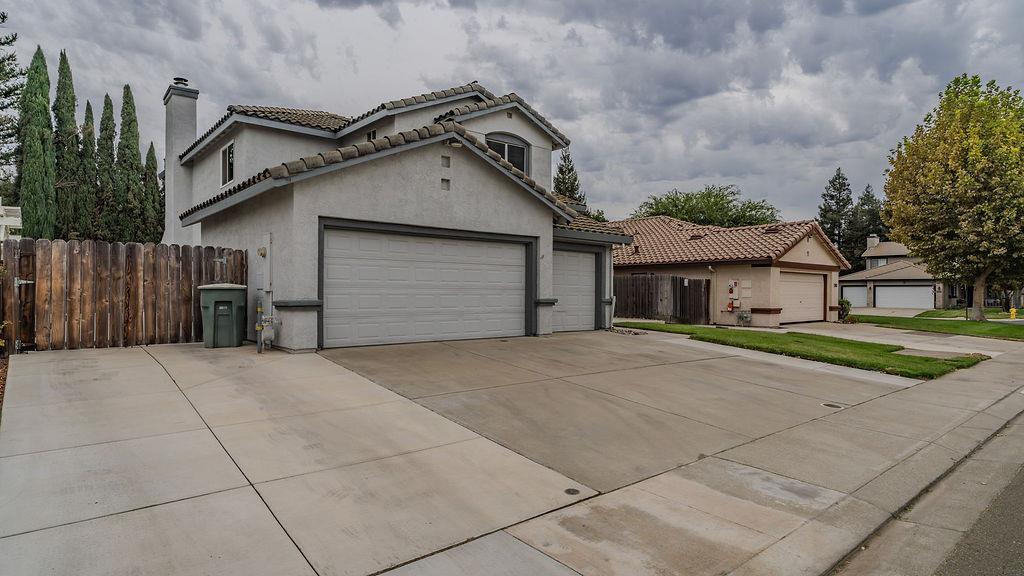1066 Ruess Rd, Ripon, CA 95366