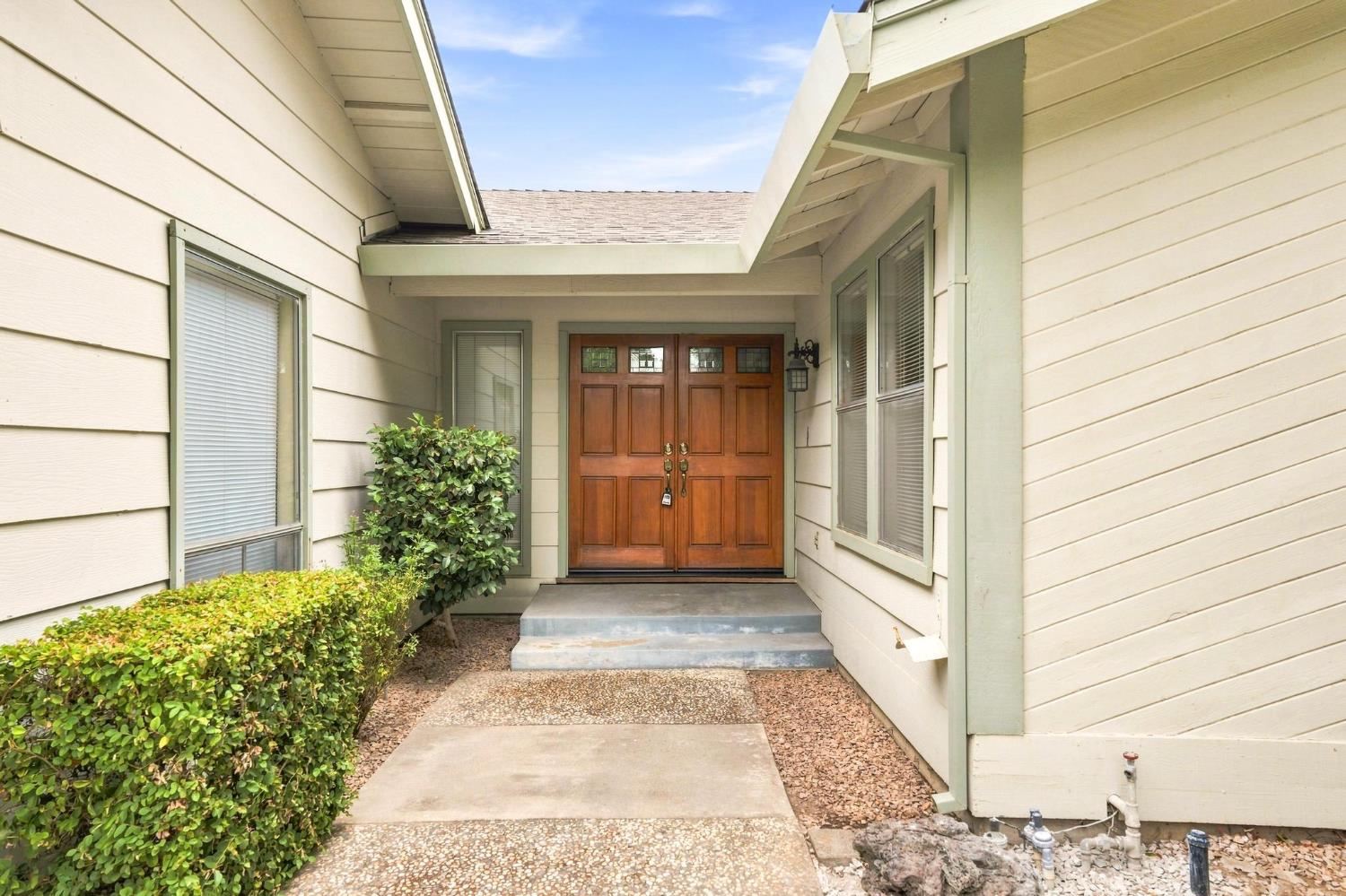 1240 Govannina Dr, Modesto, CA 95355