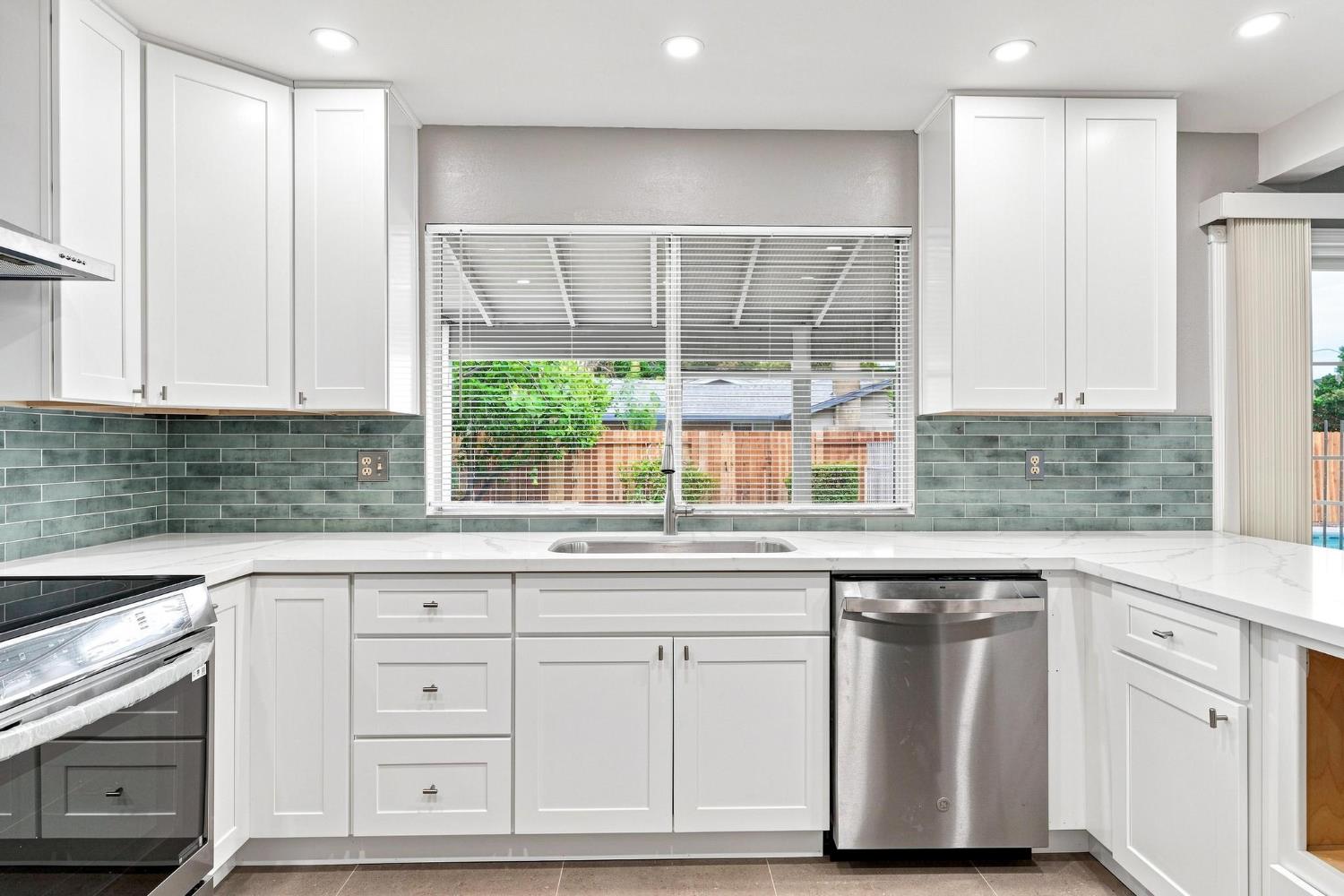 1240 Govannina Dr, Modesto, CA 95355