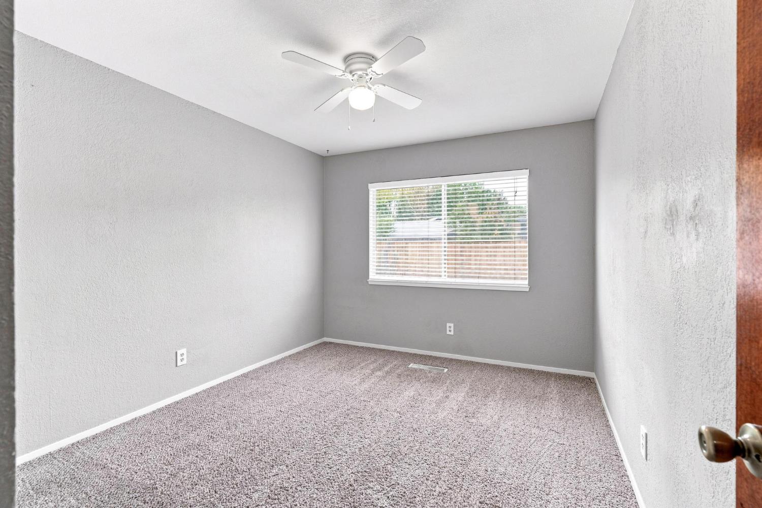 1240 Govannina Dr, Modesto, CA 95355