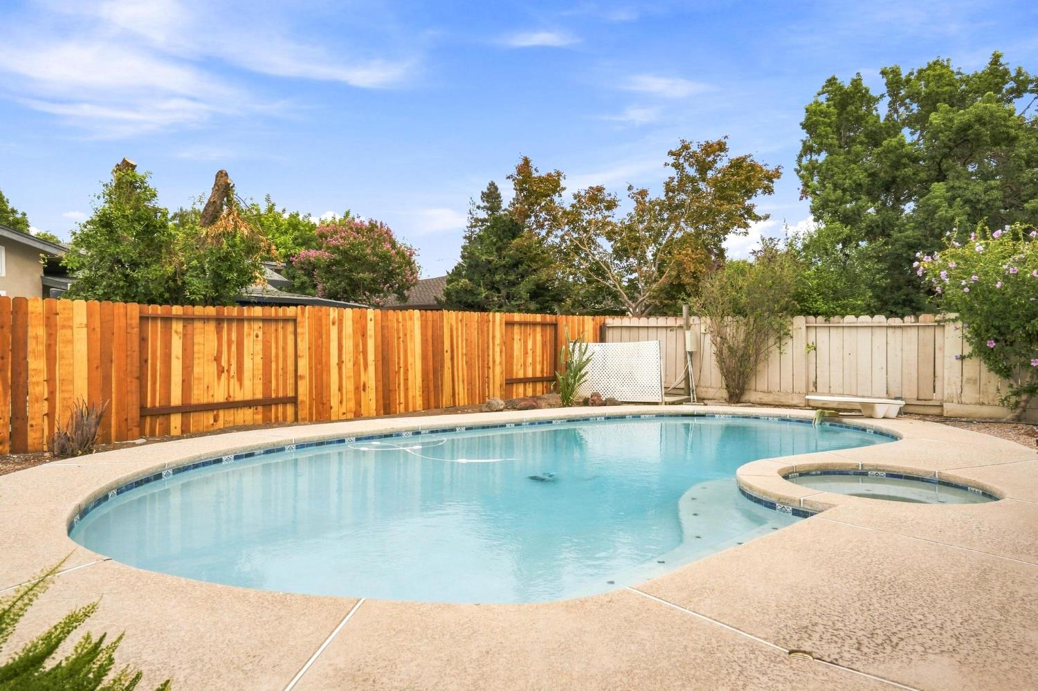 1240 Govannina Dr, Modesto, CA 95355