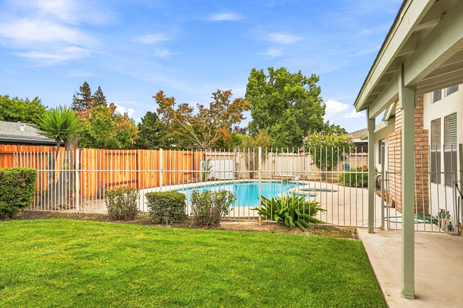 1240 Govannina Dr, Modesto, CA 95355