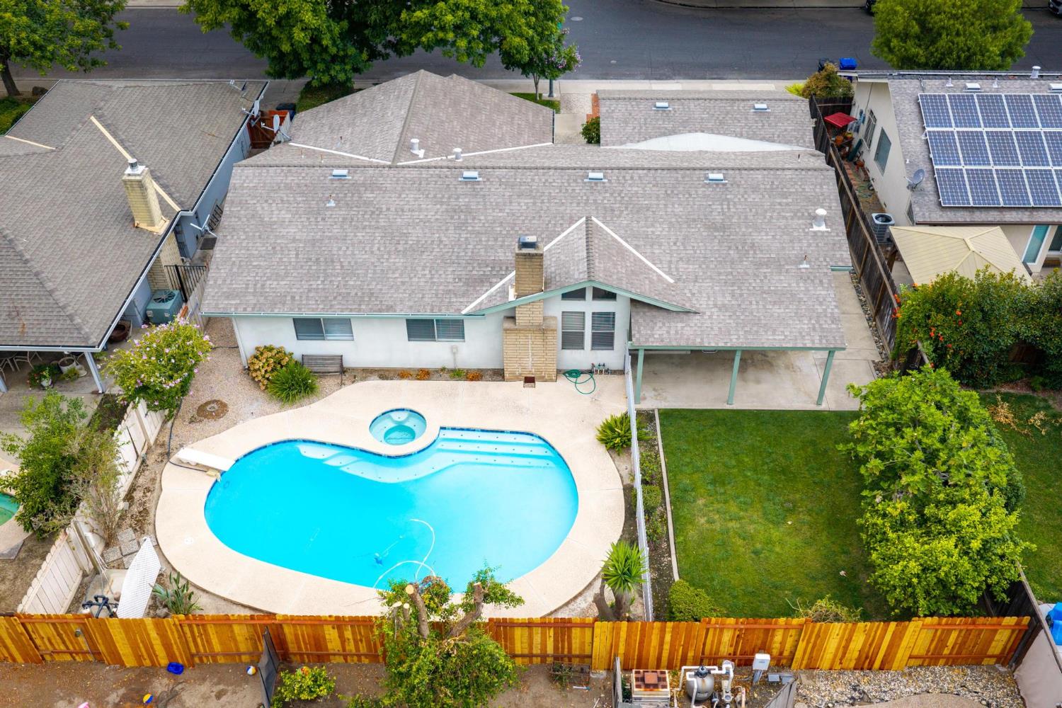 1240 Govannina Dr, Modesto, CA 95355