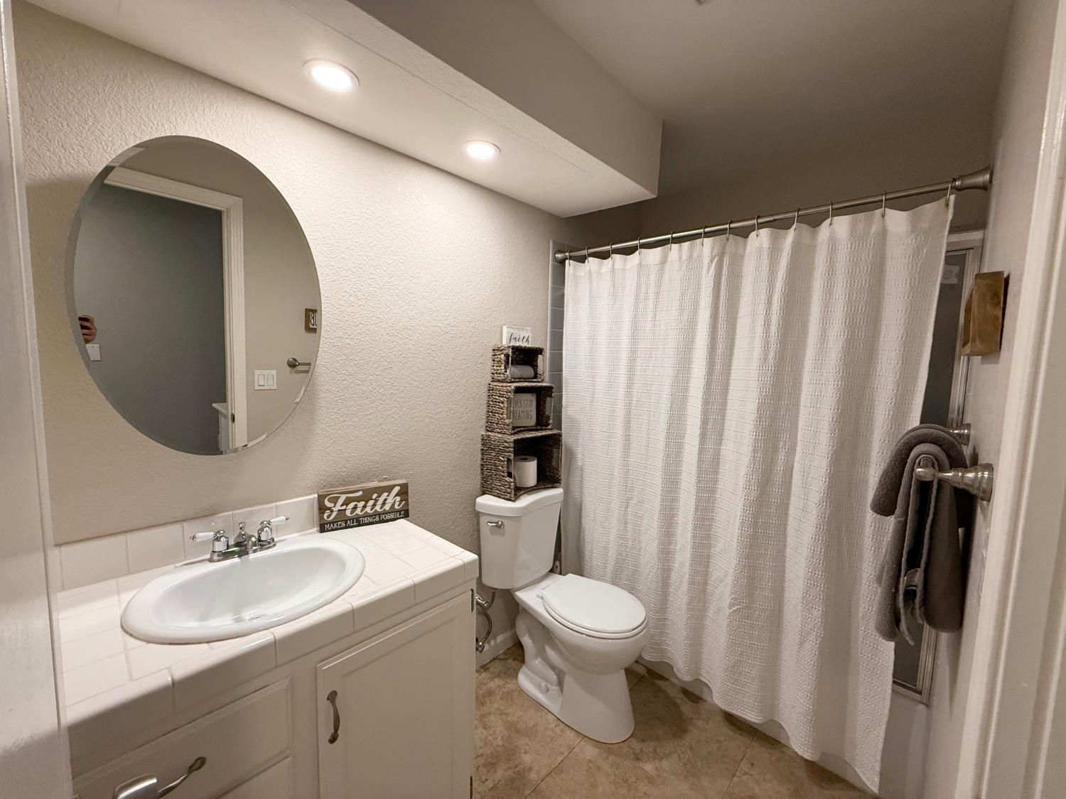 1010 Neal St, Los Banos, CA 93635
