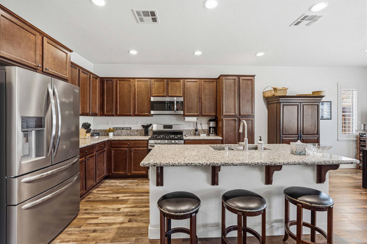 21224 Grapevine Dr, Patterson, CA 95363